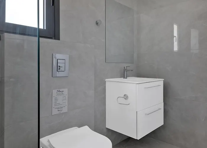 Апартаменты Phaedrus Living Alkminis Seaside Playa Пафос